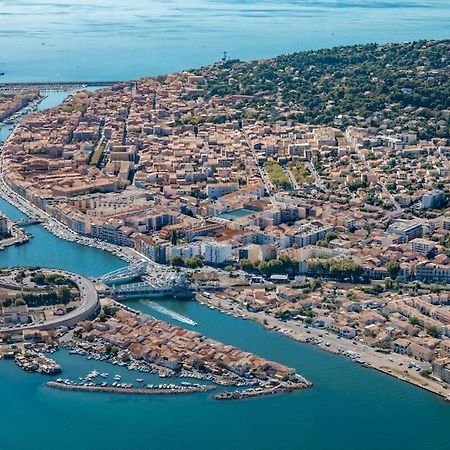 Le Calme A Deux Pas Du Port De Sete Apartamento Exterior foto
